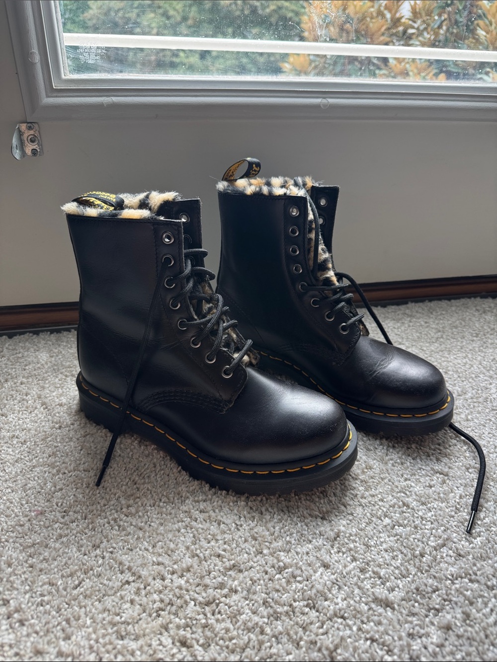 Dr Marten Docs Air Wair 1460 Serena Leo Leopard Faux Fur Black Boots Size 7